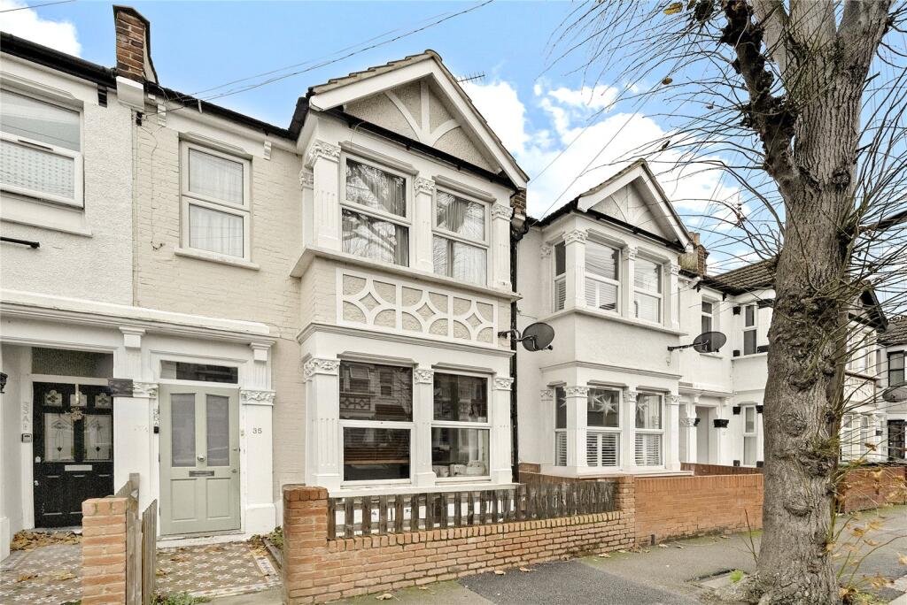 Apartment in London, Whipps Cross, Leytonstone - More