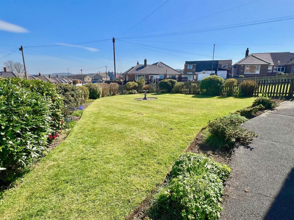 House in Kirklees, Leymoor - View 4