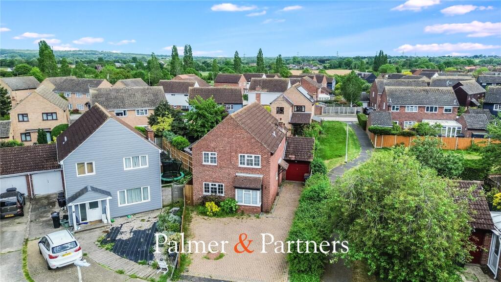 House in Chelmsford, Chancellor Park, Chelmer - View 2