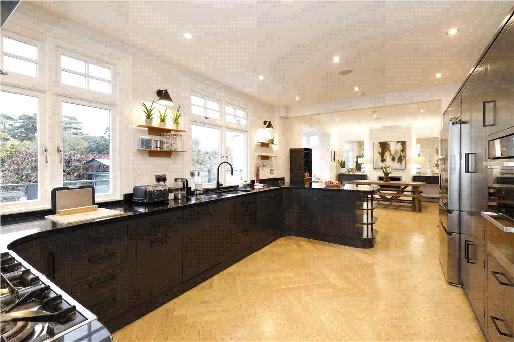 House in London, Cottenham Park, Raynes Park - View 2