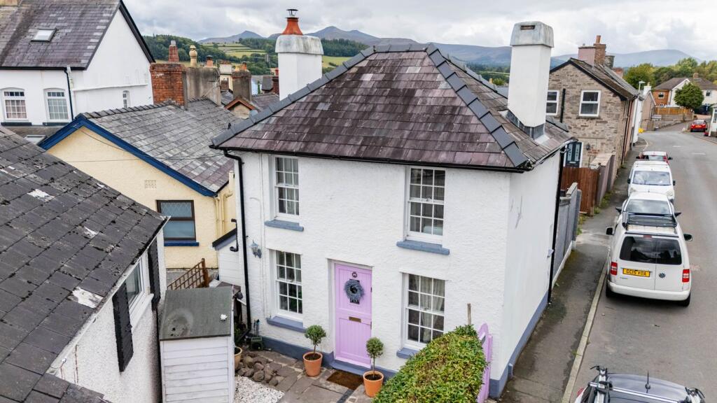 Main image of property: Maendu Street, Brecon, LD3