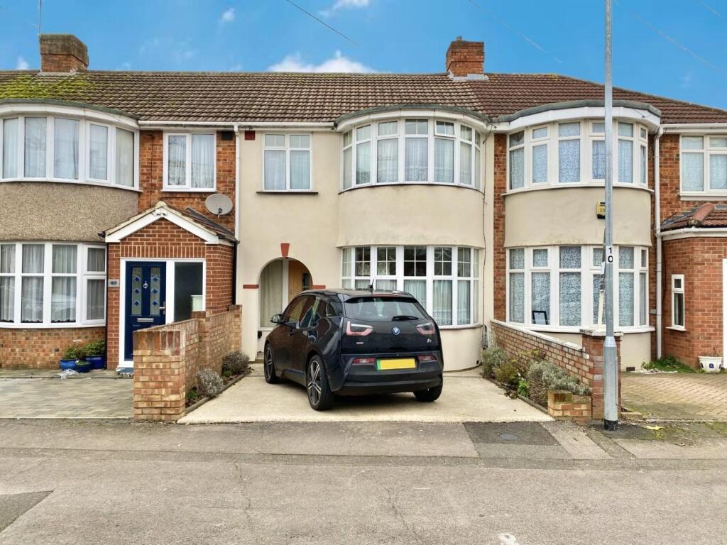 3-bed terraced on Berwick Avenue, Hayes, UB4 0NH, £538,950