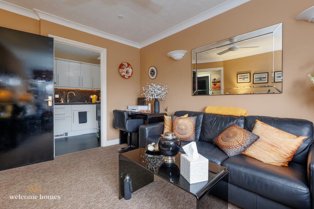 Apartment in Bournemouth - More