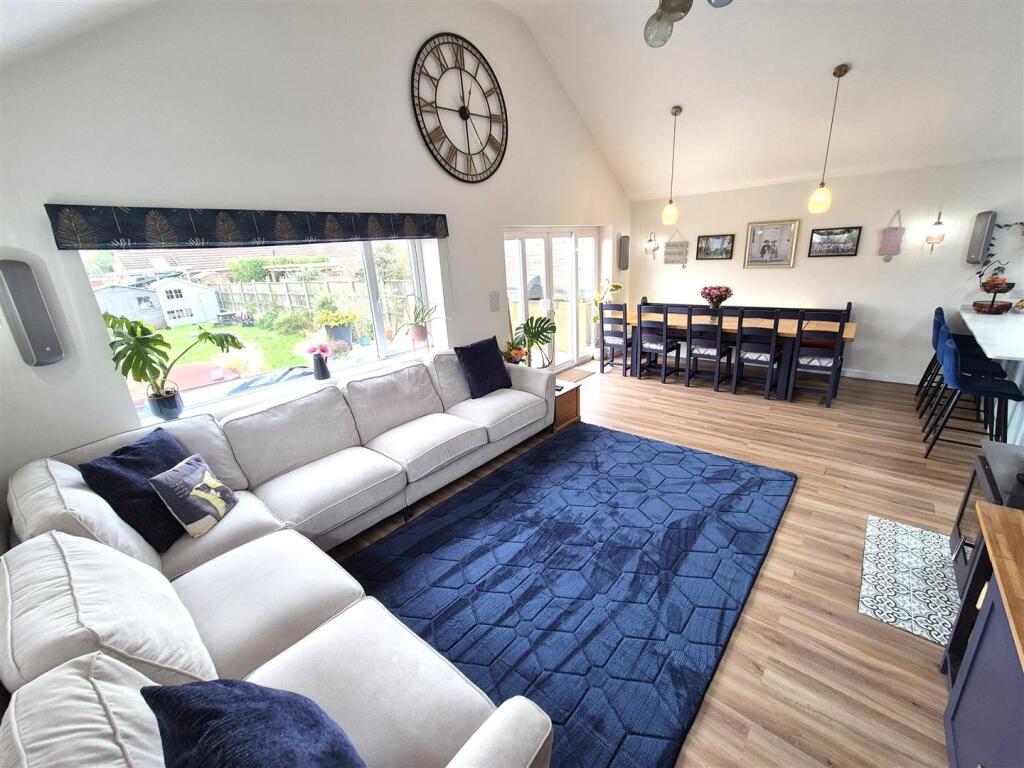 House in Poole, Alderney - View 5
