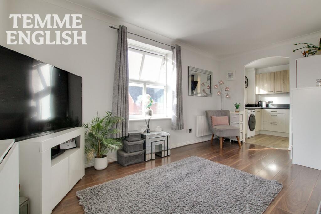 Apartment in Basildon, Wickford - View 4