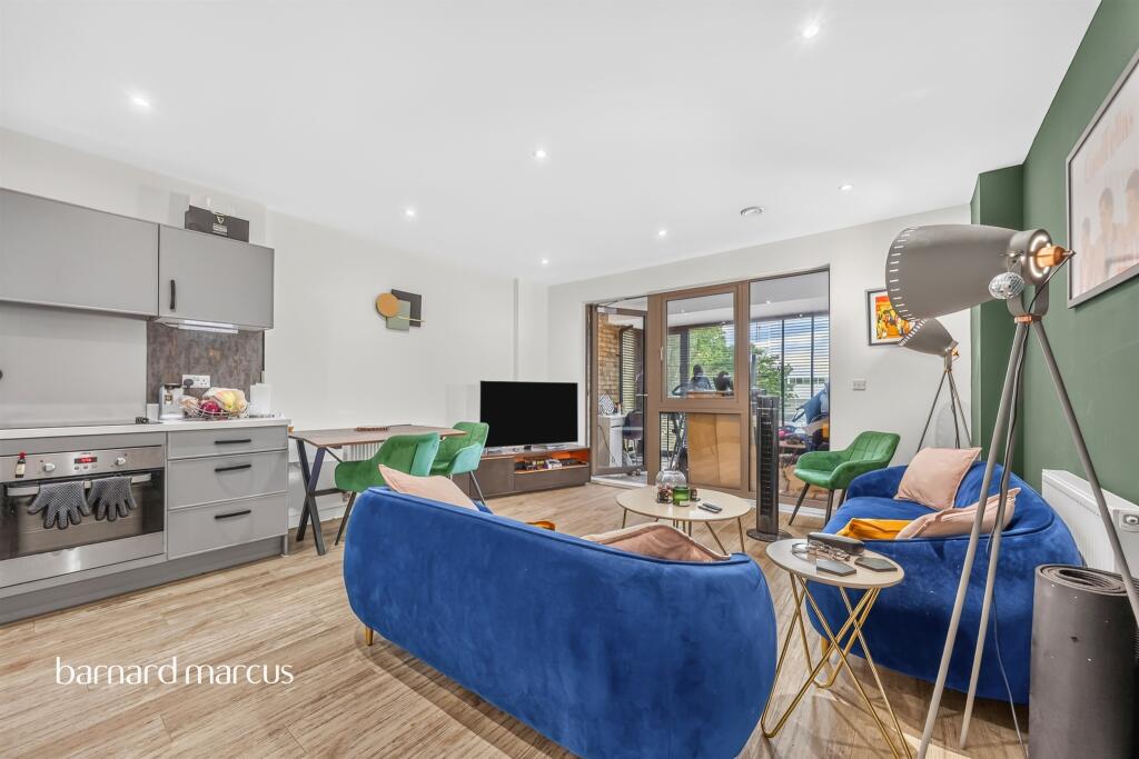 Apartment in Croydon - View 5