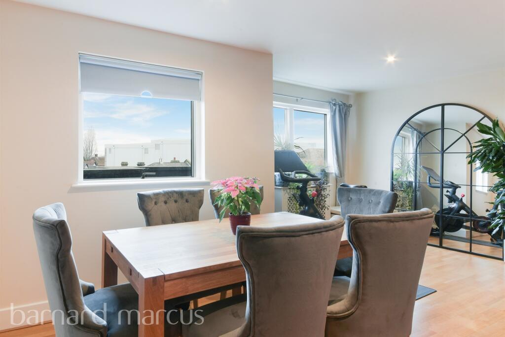 Apartment in Kingston upon Thames - View 5