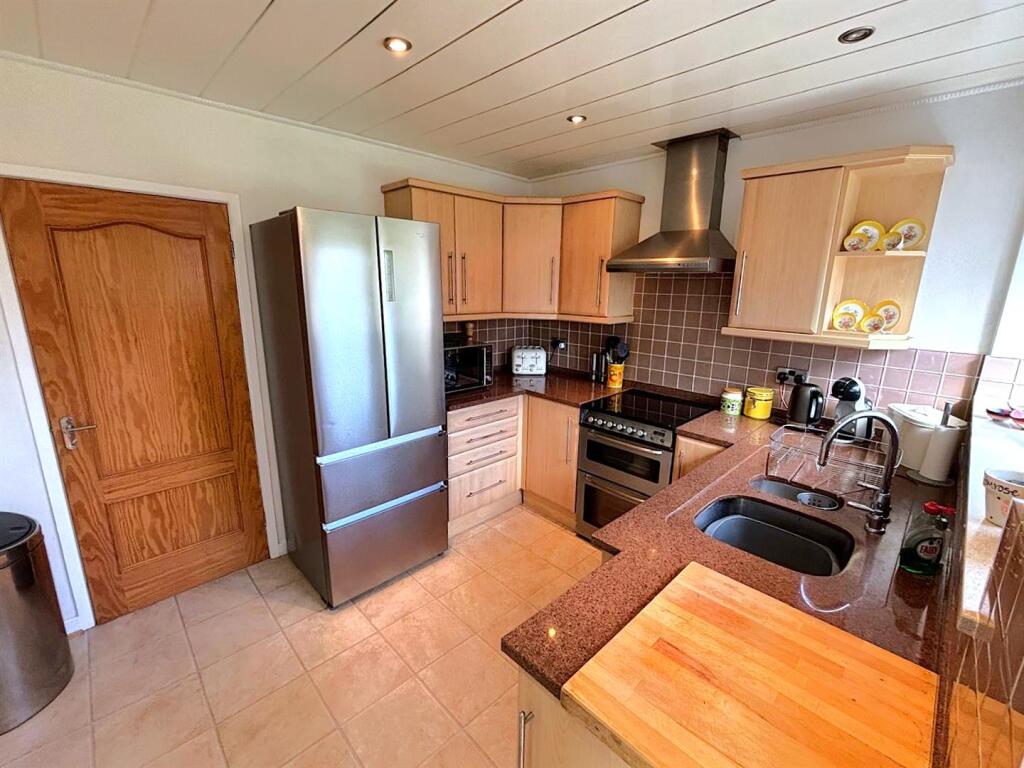 4 Beech Grove, Lymm, WA13 0PL photo 4