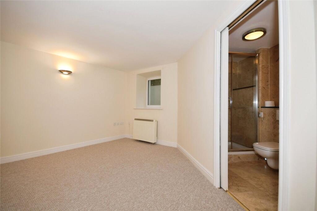 Apartment in Stockport - View 4