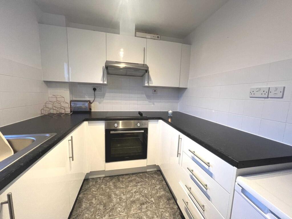 Apartment in Portsmouth - View 3