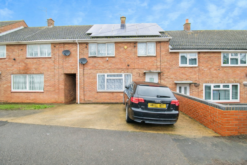 Main image of property: Mold Crescent, Banbury, OX16
