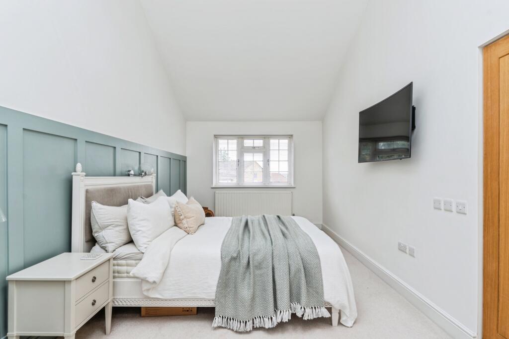 House in New Forest, Hollybank, Hythe and Dibden - More