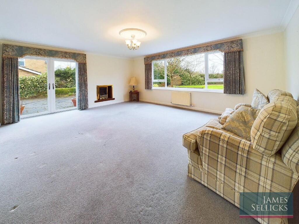 Sycamore Close, Oadby, Leicestershire photo 2