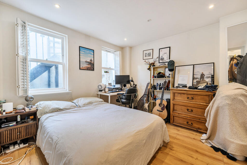 Apartment in London - View 5