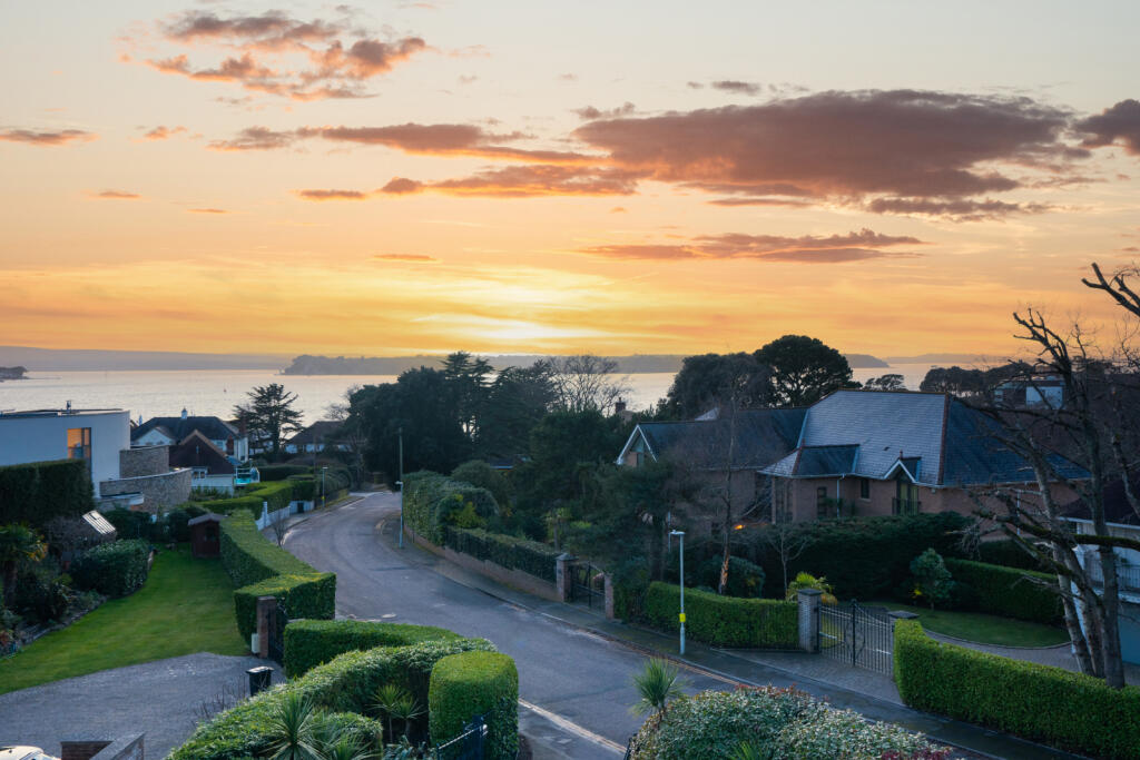 Brudenell Avenue, Canford Cliffs, Poole, Dorset, BH13 - View 3
