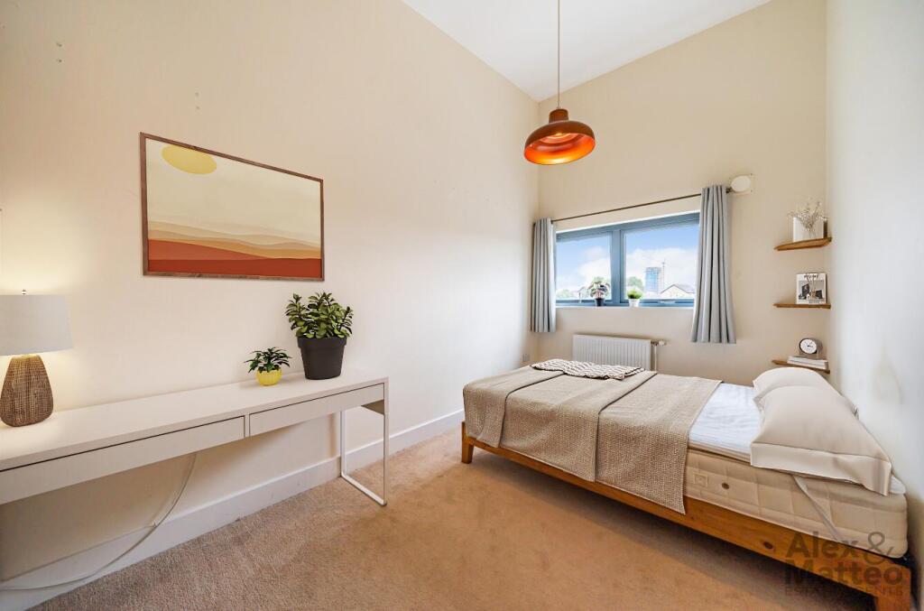 Apartment in London - More