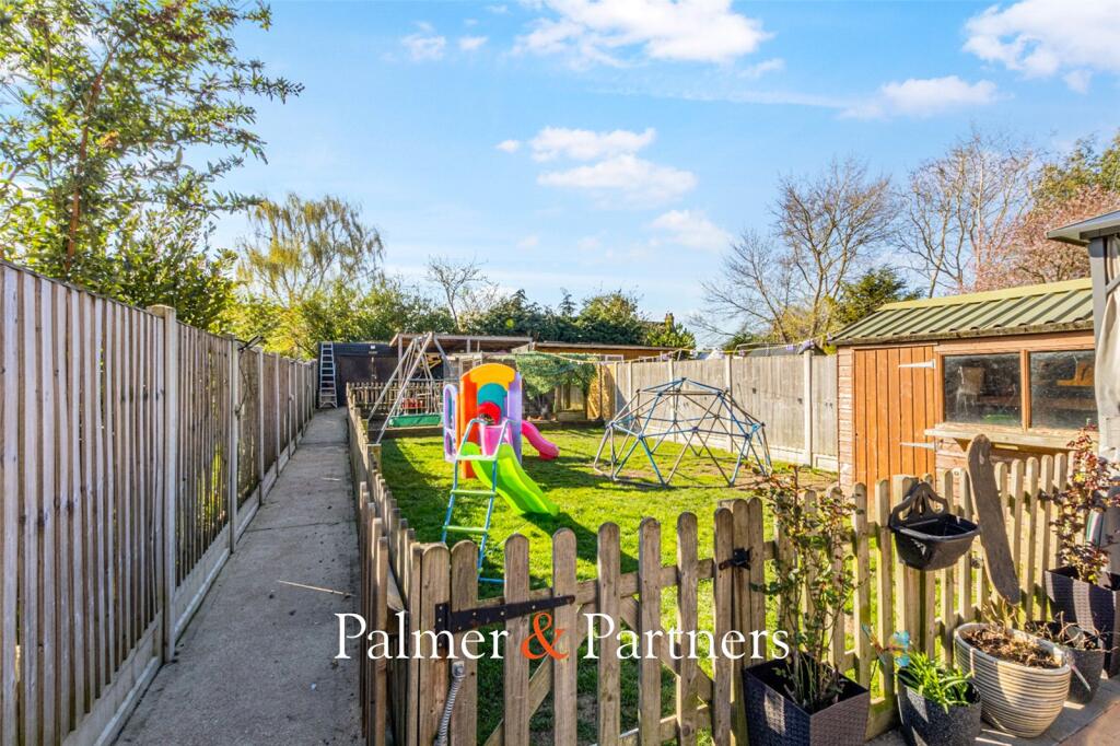 De Burgh Road, Lexden, Colchester, Essex, CO3 photo 4