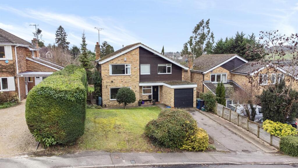 Main image of property: The Paddock, Chalfont St. Peter, Gerrards Cross