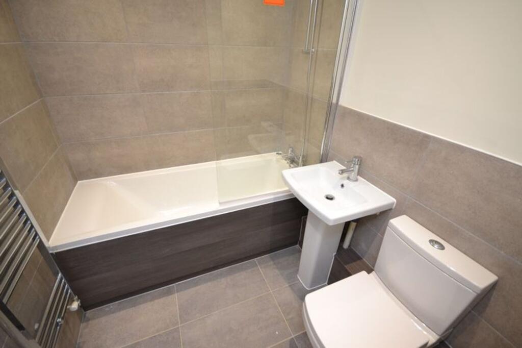 Apartment in Thurrock, Essex - View 3