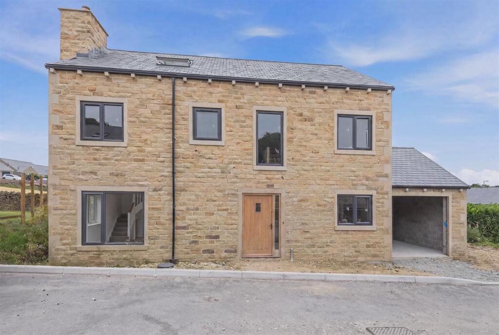 House in Bradford - View 5