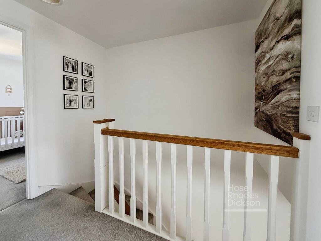 Cromwell Avenue, East Cowes, Isle of Wight - More