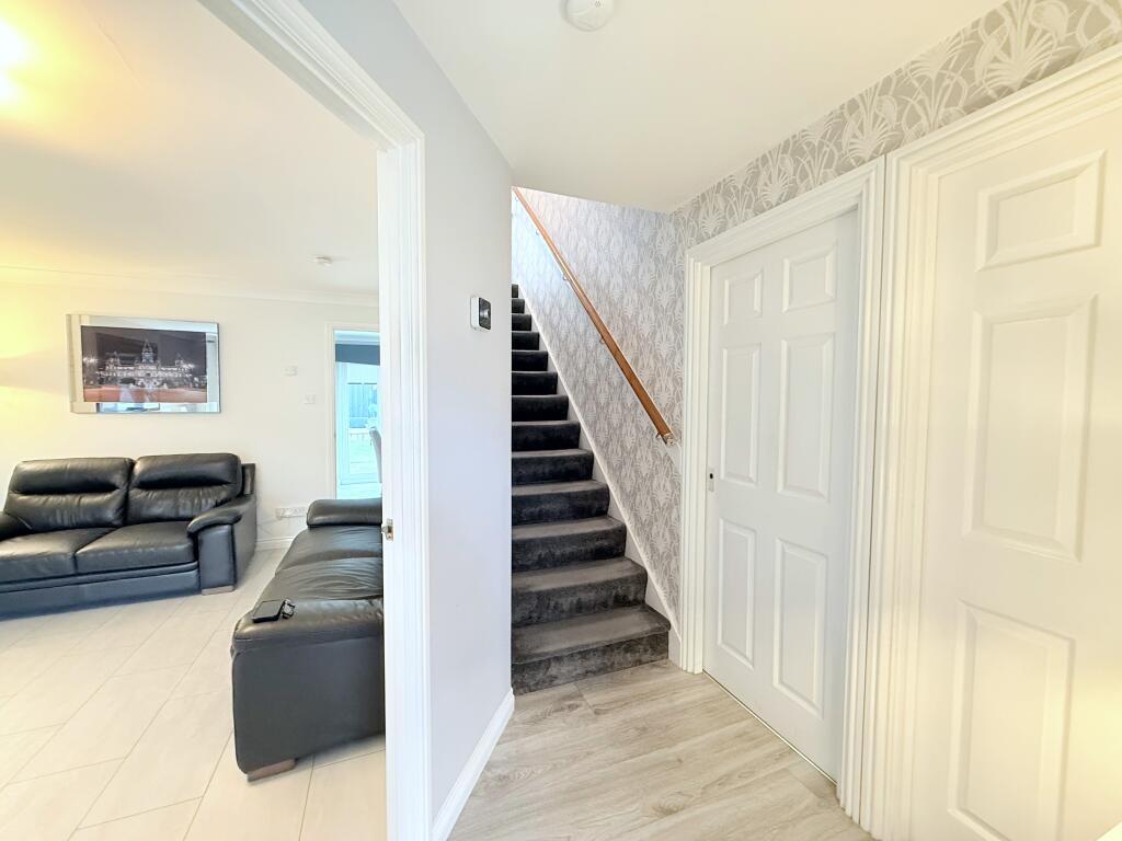 34, Foxdale Drive, Bonnybridge, Falkirk, FK4 2FE photo 3