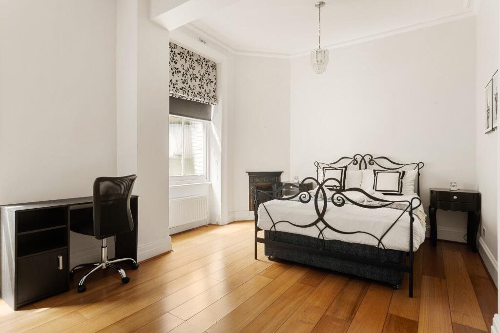 Apartment in London - More