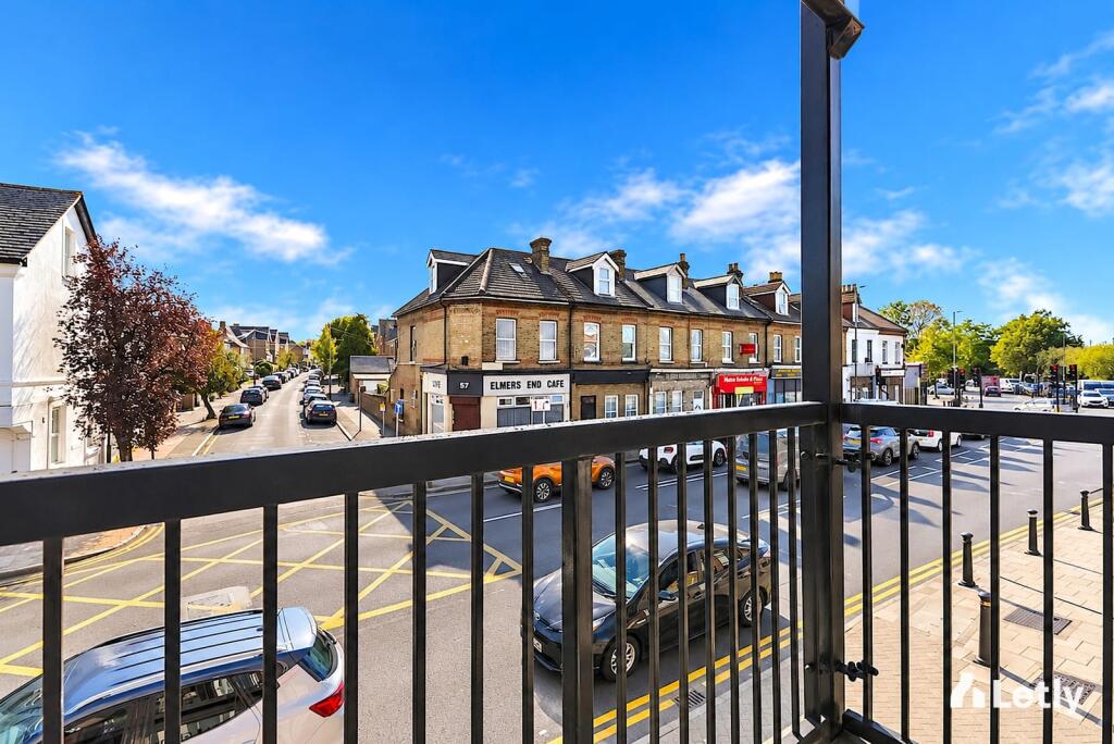 Apartment in London - View 5