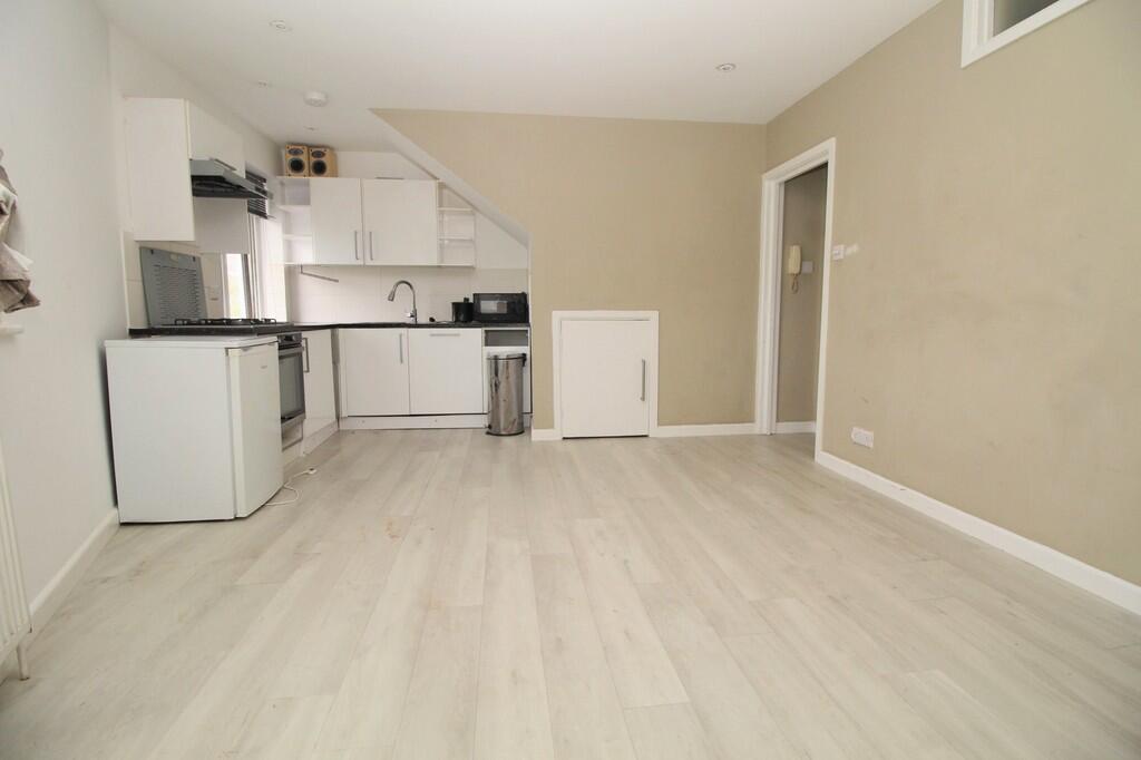 Apartment in Brighton - View 2