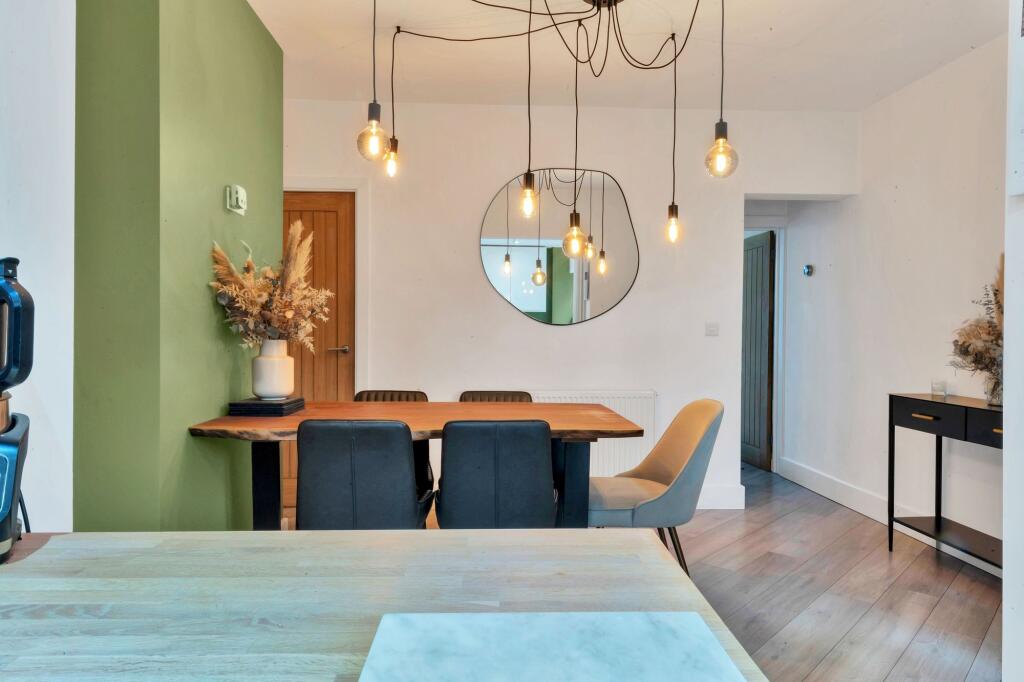 House in West Suffolk, Newmarket - More