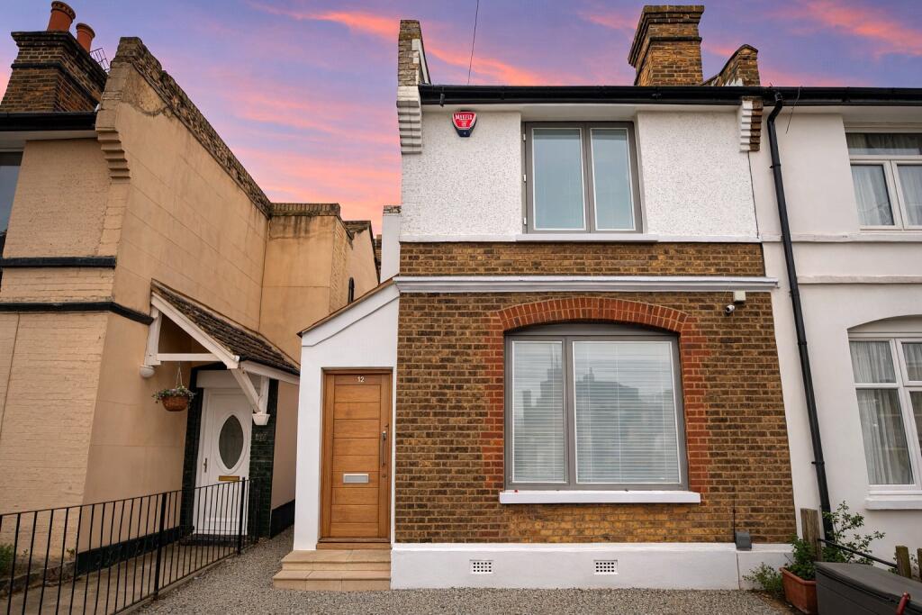 Main image of property: Moat Lane, Erith, DA8