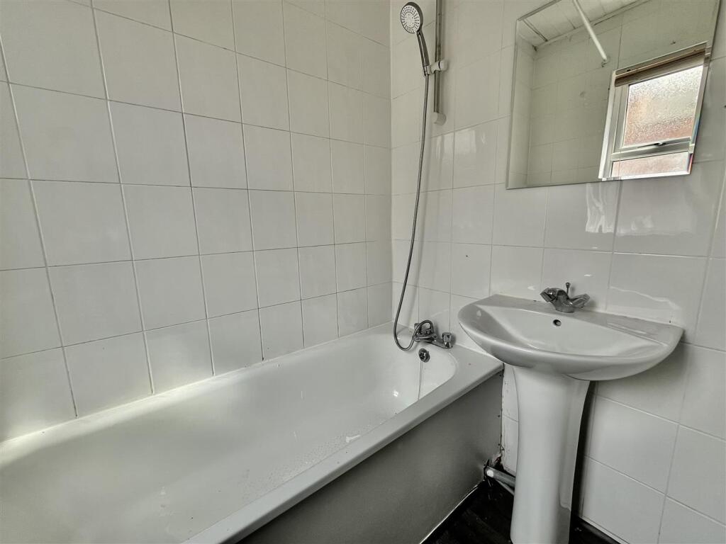 Apartment in Newcastle upon Tyne, Tyne and Wear - View 5