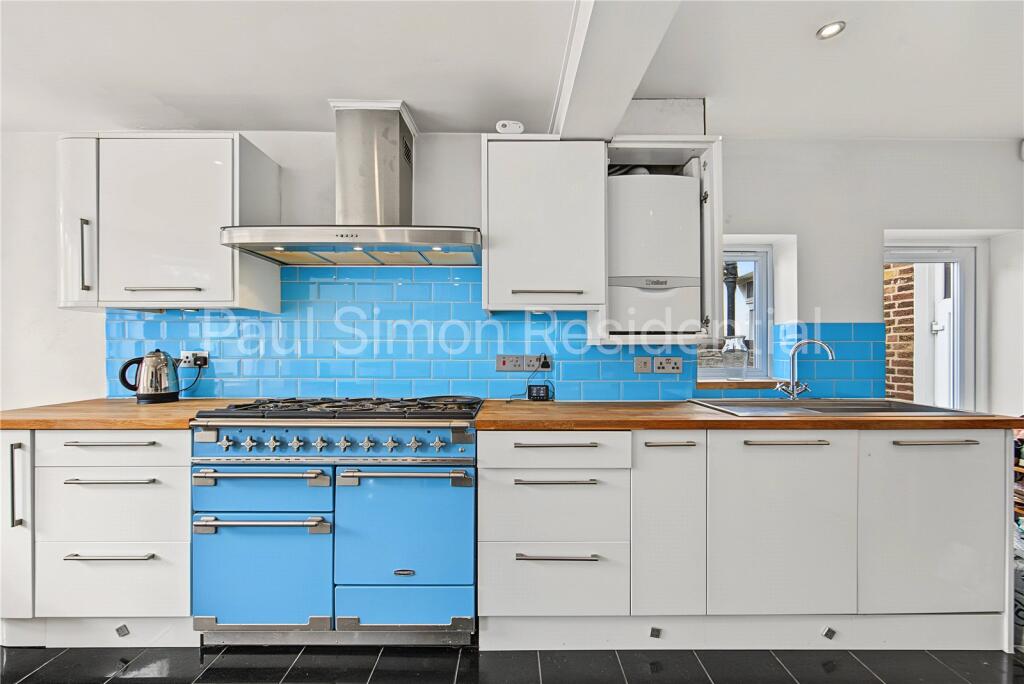 House in London - View 5