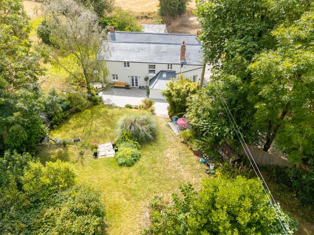 4-bed detached on Tredannick Farmhouse, Sladesbridge, PL27, £935,000
