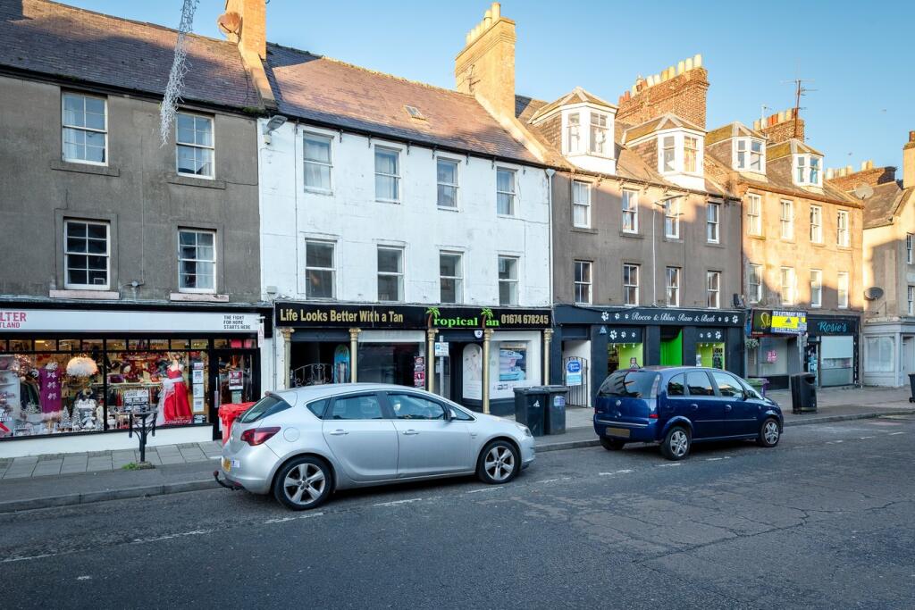 2-bed flat on High Street, Montrose, DD10, £60,000