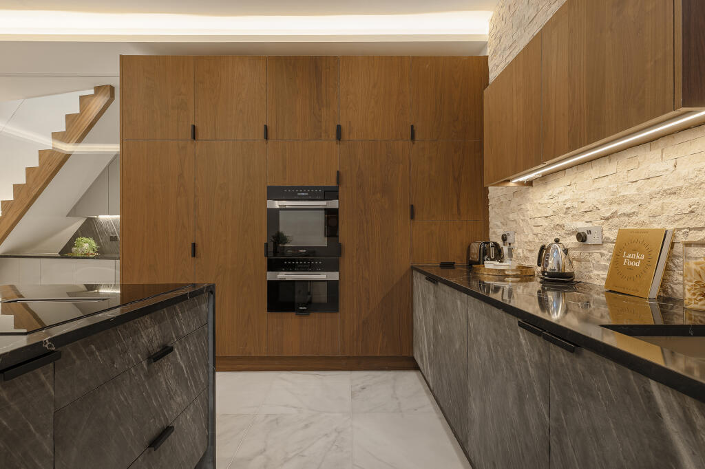 House in London - View 5