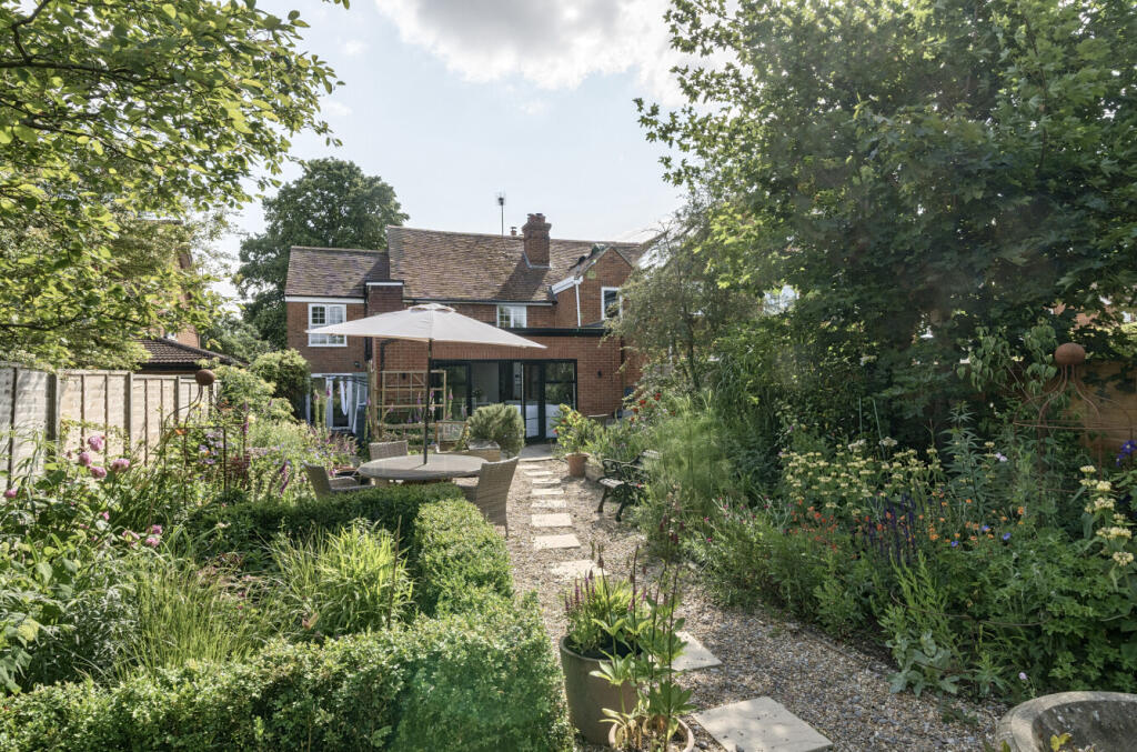 Hyde End Lane, Ryeish Green, Reading photo 2