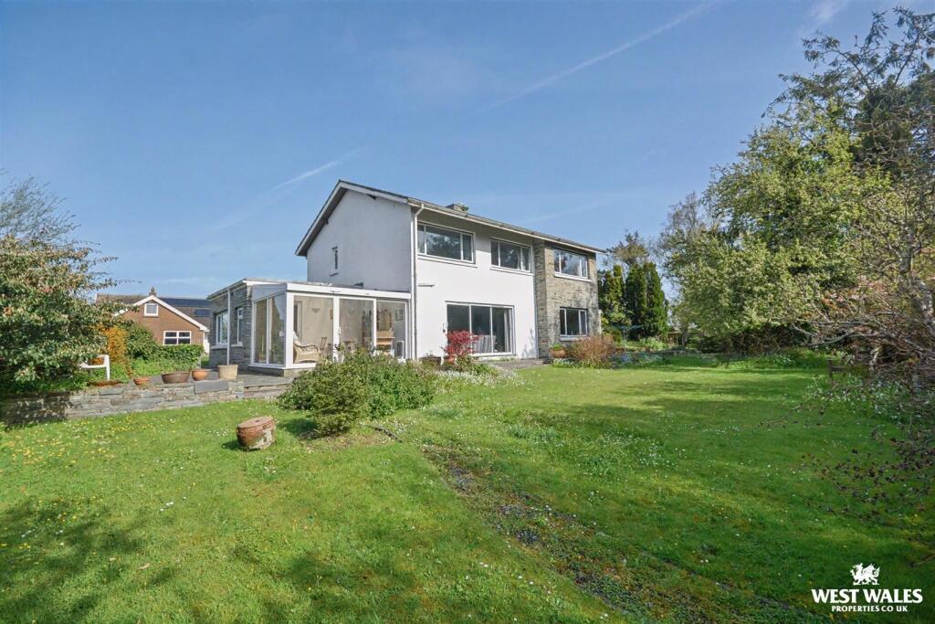 Main image of property: Brynhafod, Cardigan