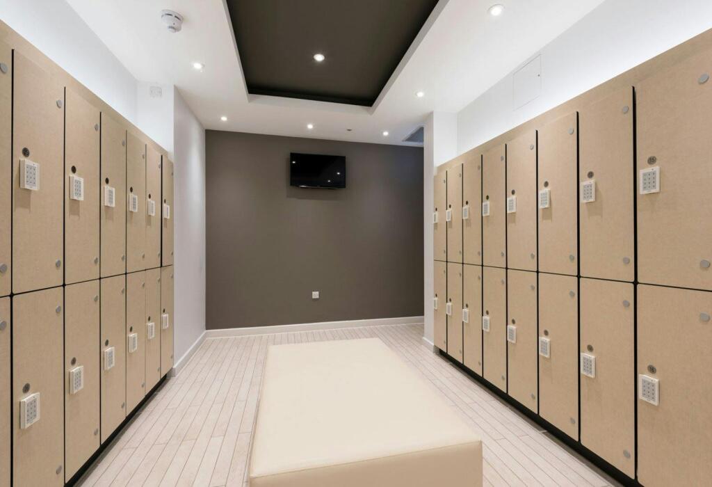 13 Edmund House Newhall Street  Lockers.JPG