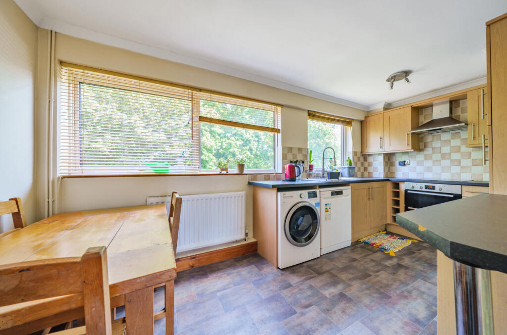 Woodcote Drive, Orpington, BR6 - View 2
