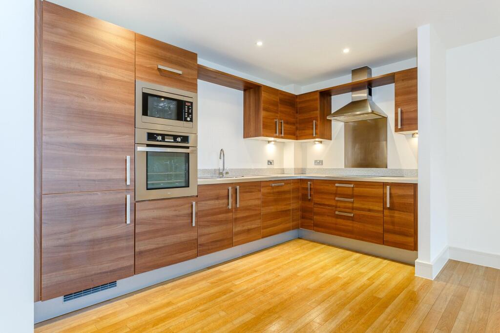 Apartment in Cambridge - View 2