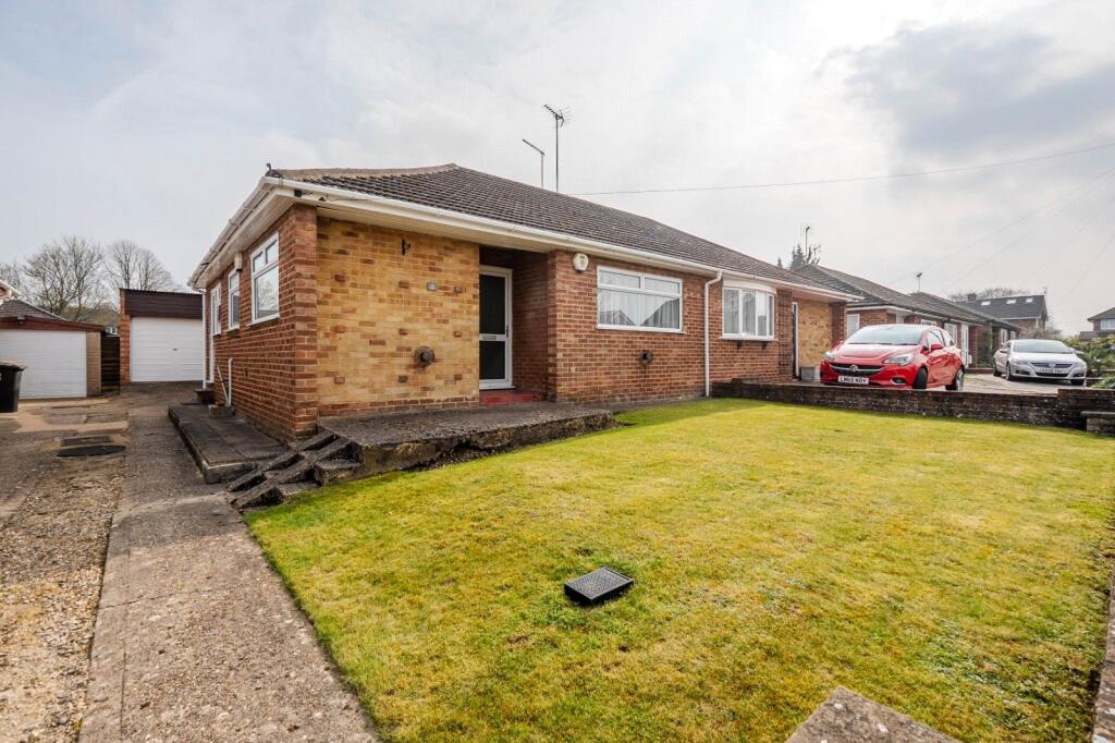 Main image of property: Pynders Lane, Dunstable, Bedfordshire, LU5
