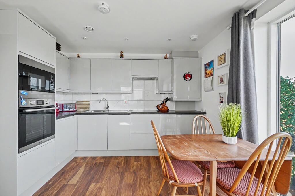 Apartment in Rochester - View 3
