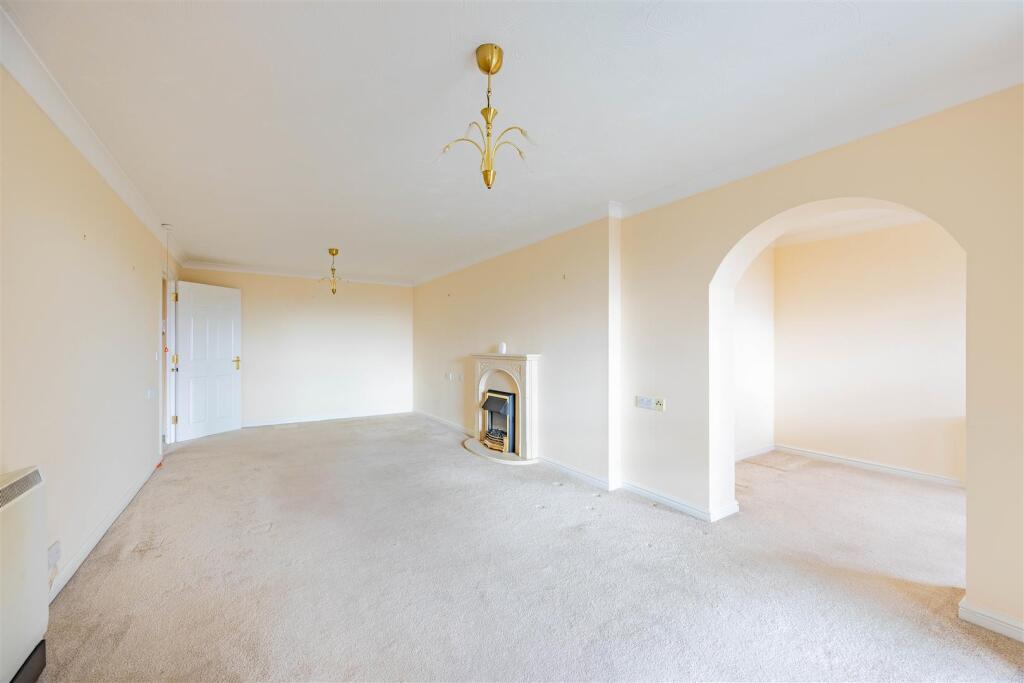 HAMLET COURT ROAD, Westcliff-On-Sea photo 3