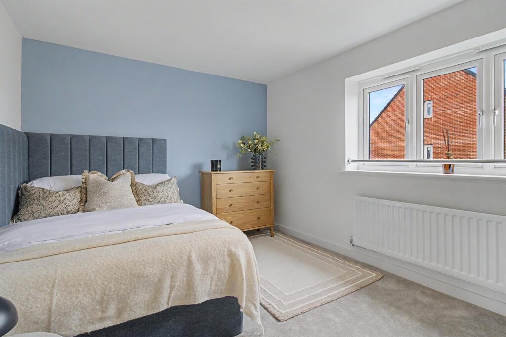 House in Houghton Conquest, Central Bedfordshire - View 4