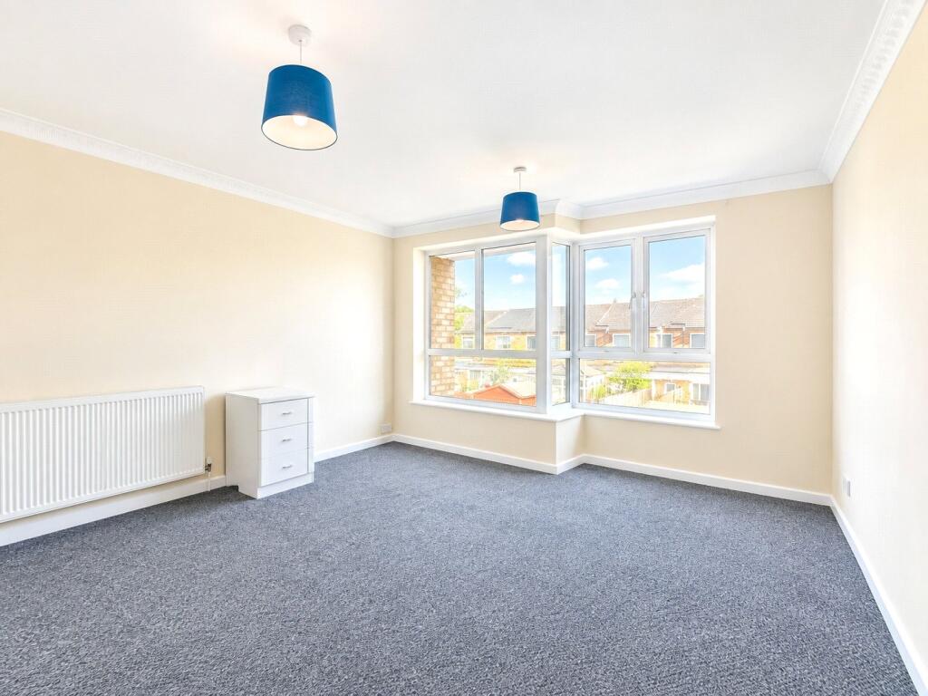 Barton Crescent, Leamington Spa, Warwickshire, CV31 photo 4