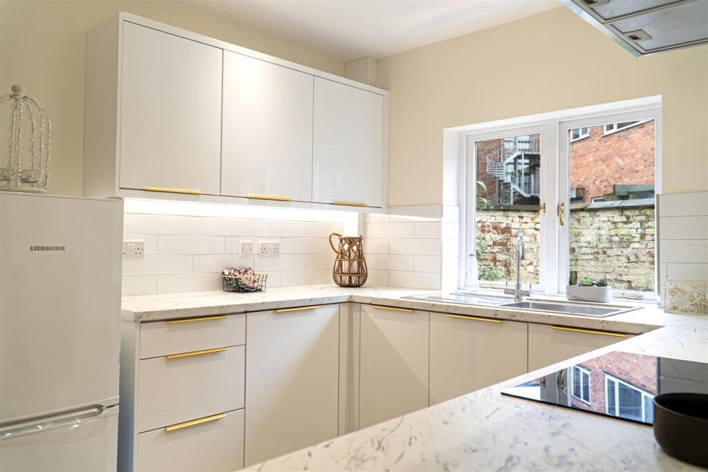 House in Stockport - View 2