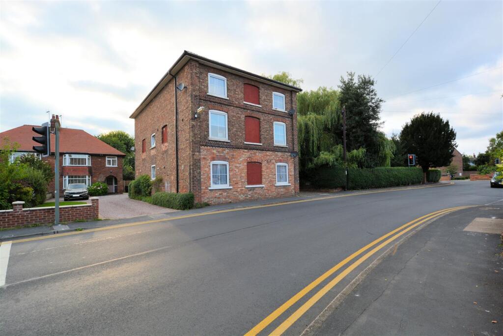 Main image of property: Flat 2 Kingshurst Court, Main Street, Riccall