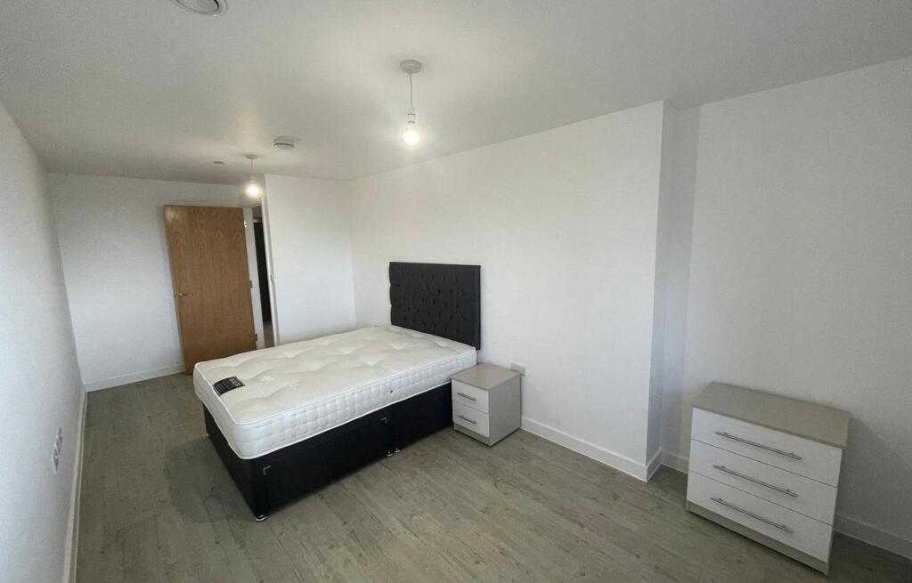 Apartment in Manchester - View 5