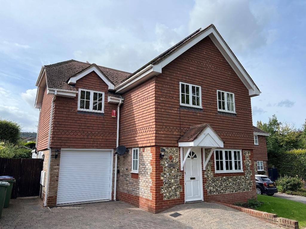 3-bed detached on Twittenside, Penfold Way, Steyning, West Sussex, BN44 3TW, £725,000